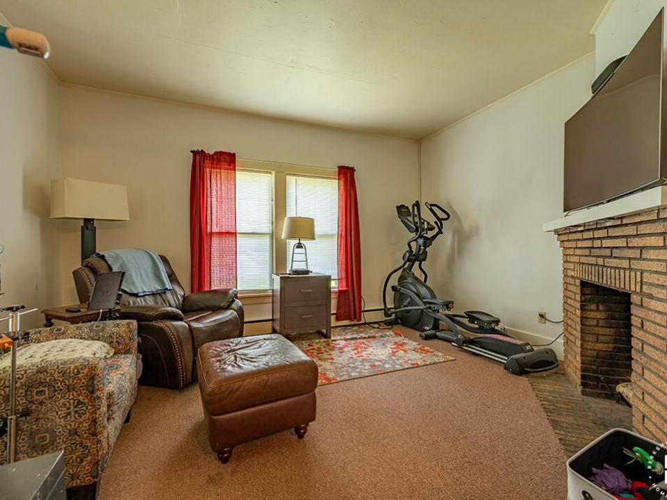 MultifamilyHomeInBloomingdale_1_LR