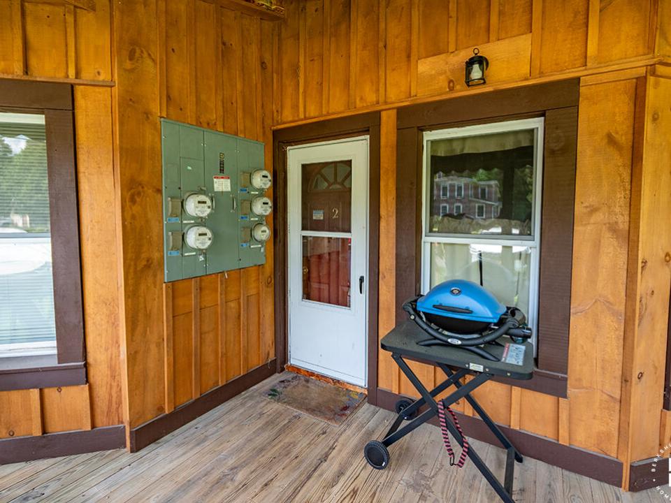 MultifamilyHomeInBloomingdale_2_Porch