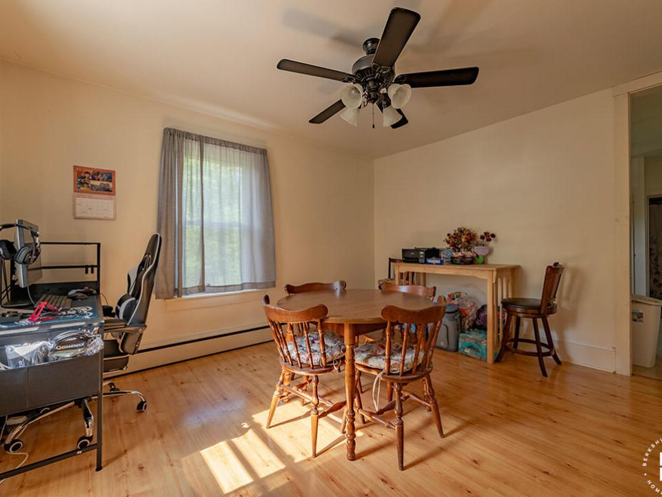 MultifamilyHomeInBloomingdale_3_DR