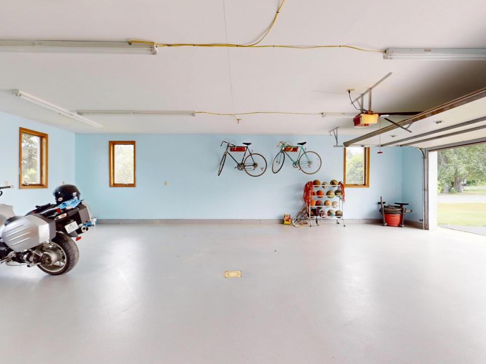 Garage 2