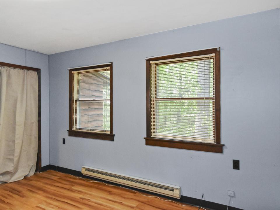 Bedroom 1/Office off dining area