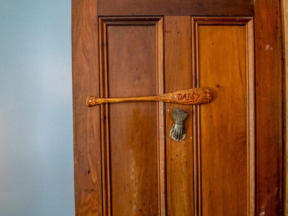 GreenHeron_Bedroom4_Daisy_Sign