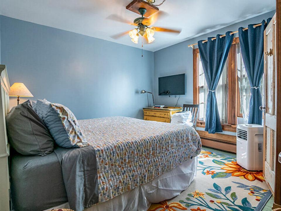 GreenHeron_Bedroom4_Daisy