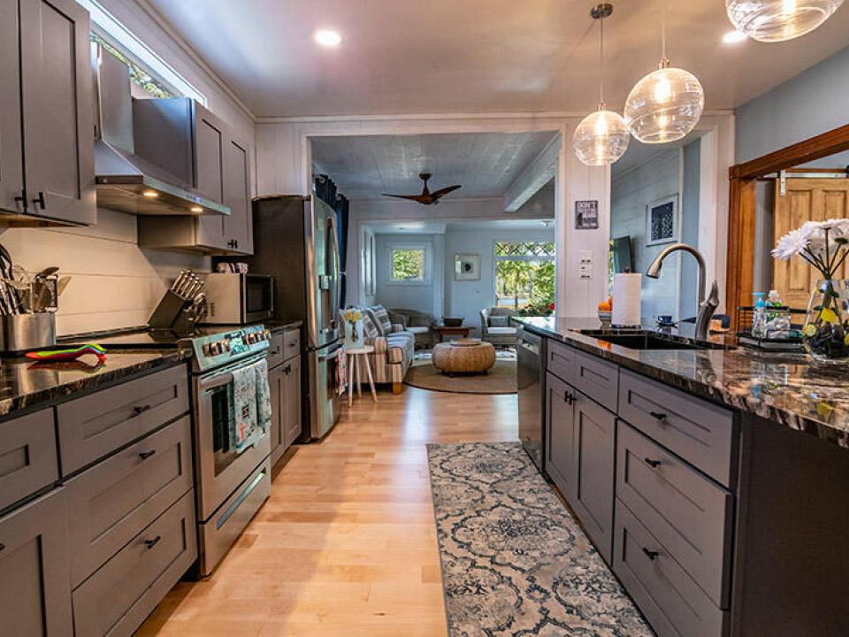 GreenHeron_Kitchen_To_LivingRoom