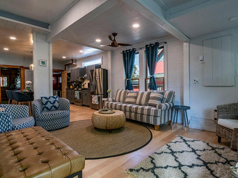 GreenHeron_LivingRoom_From_Entry