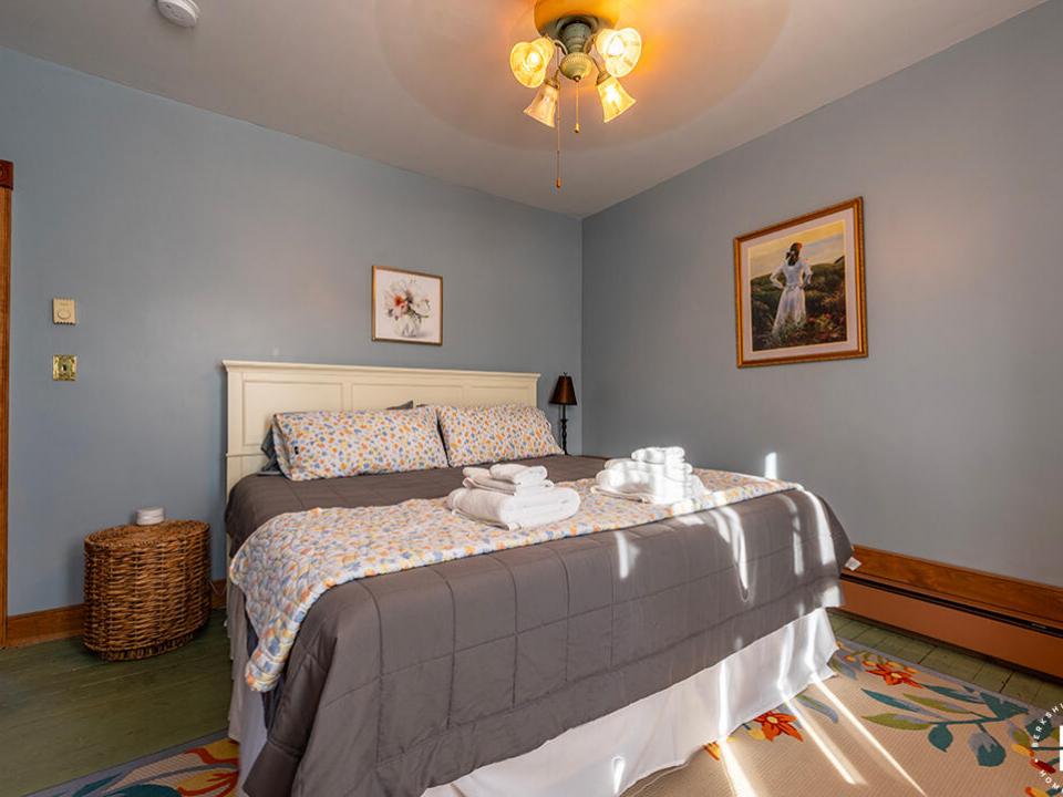 BeaverChalet_Fall25_Daisy_Bed