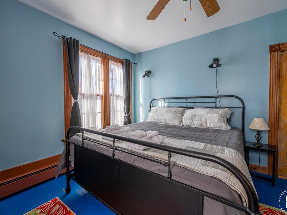 BeaverChalet_Fall25_FawnRidge_Bed