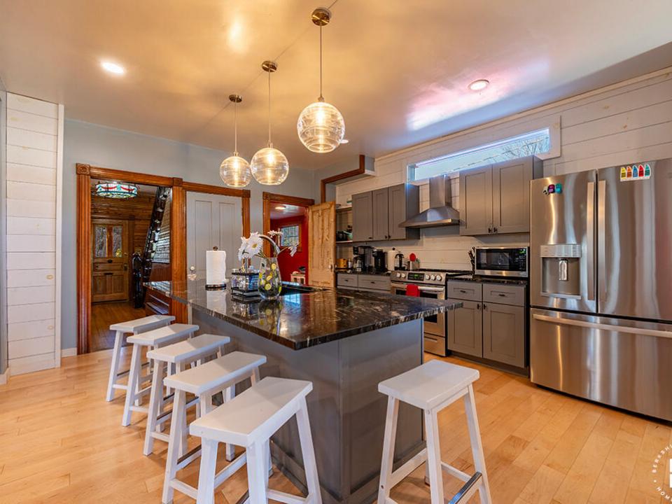 BeaverChalet_Fall25_Kitchen_R