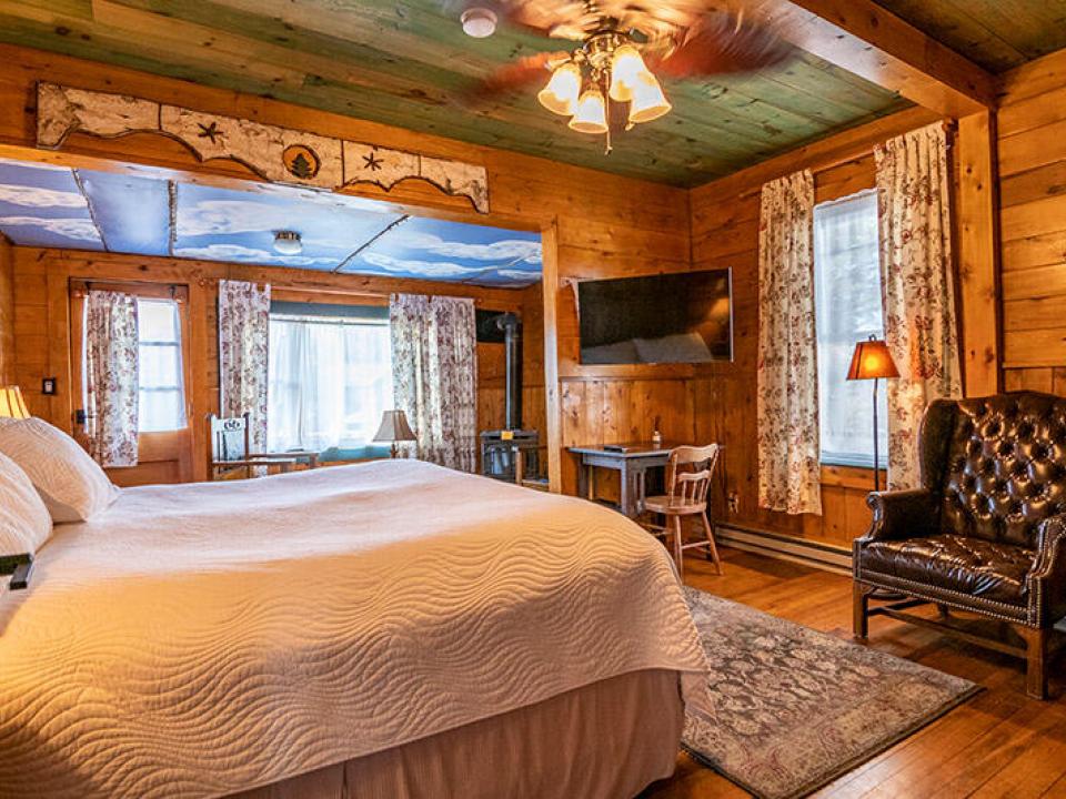 RedHeron_Bedroom1_TV