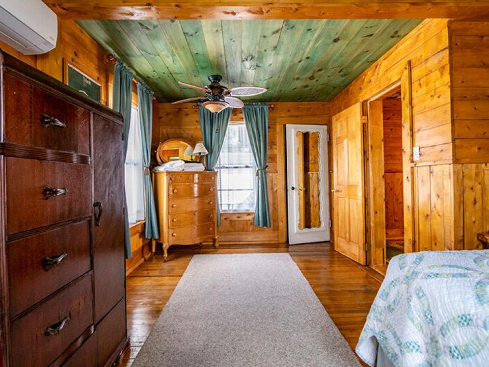 RedHeron_Bedroom3_Dresser