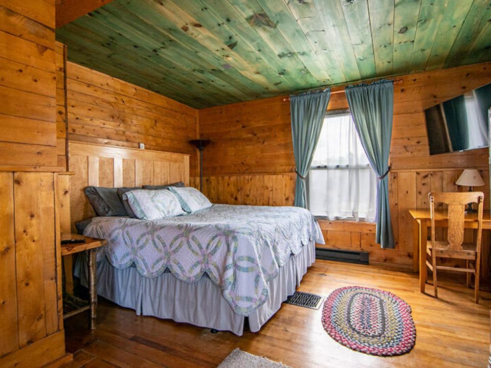 RedHeron_Bedroom3