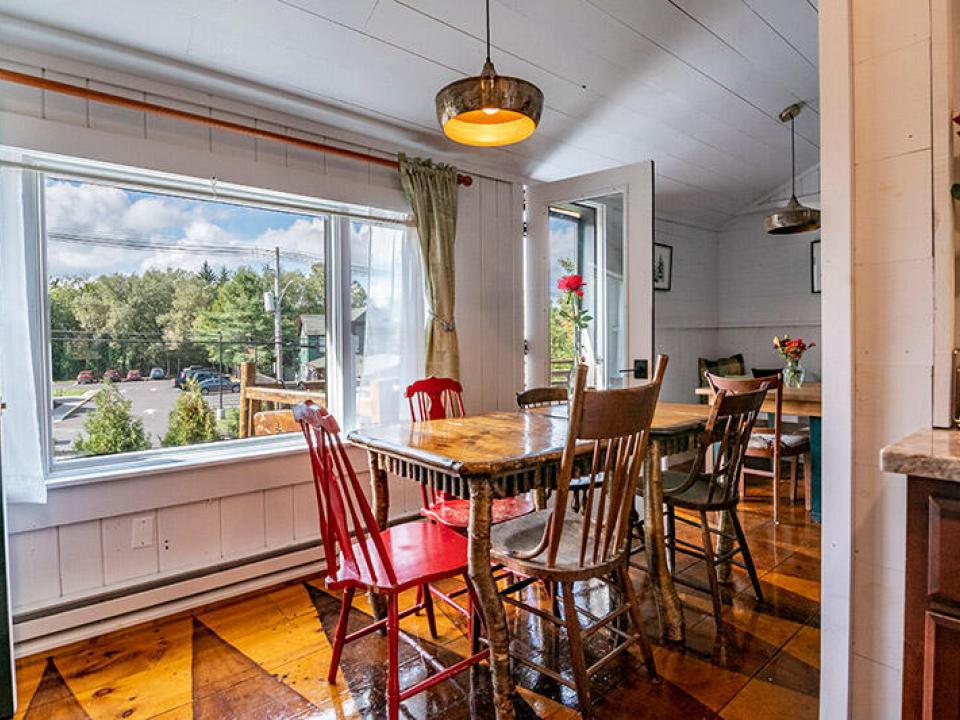 RedHeron_DiningRoom