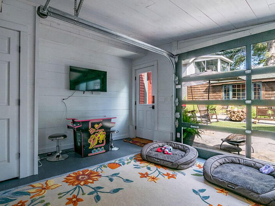 RedHeron_Garage_TV_VideoGame