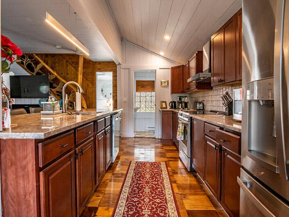 RedHeron_Kitchen
