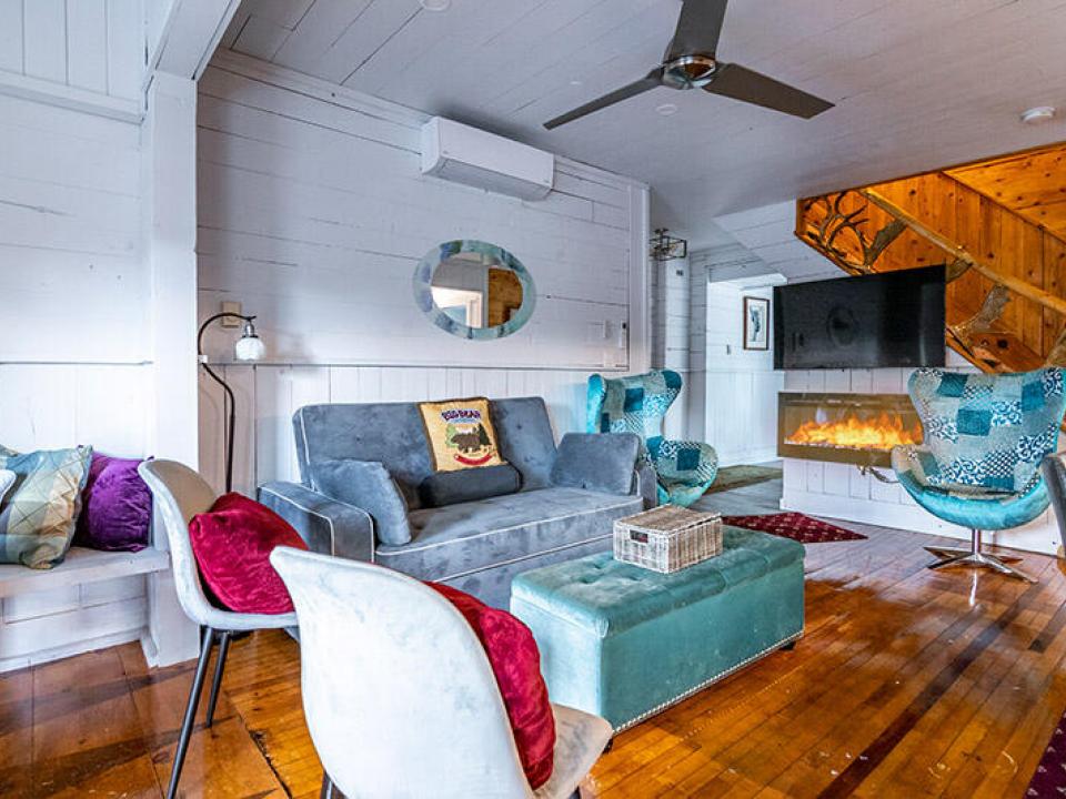 RedHeron_LivingRoom