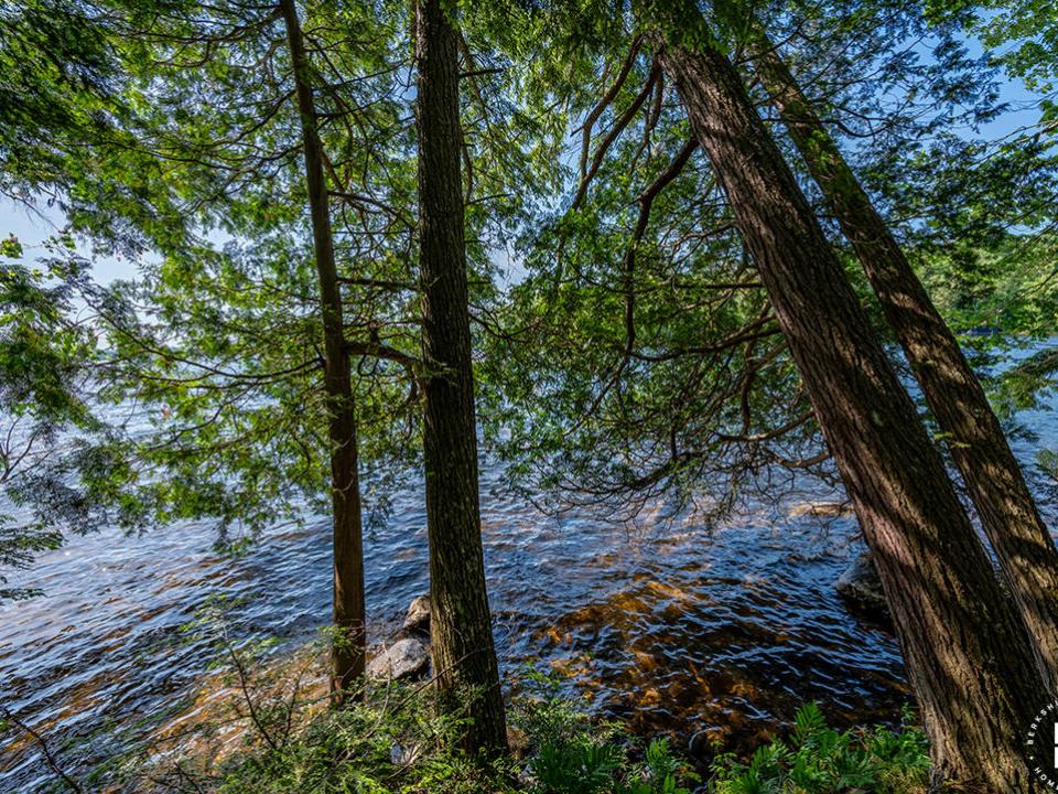 AdkCompoundOnUpperSaranac_KayakLetIn_Wat