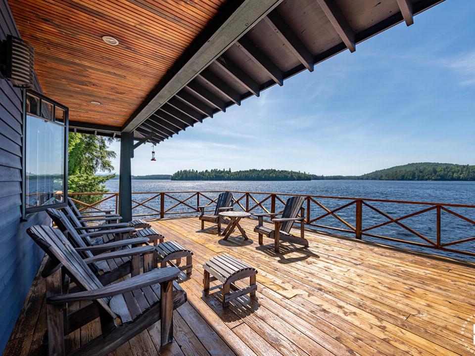 AdkCompoundOnUpperSaranac