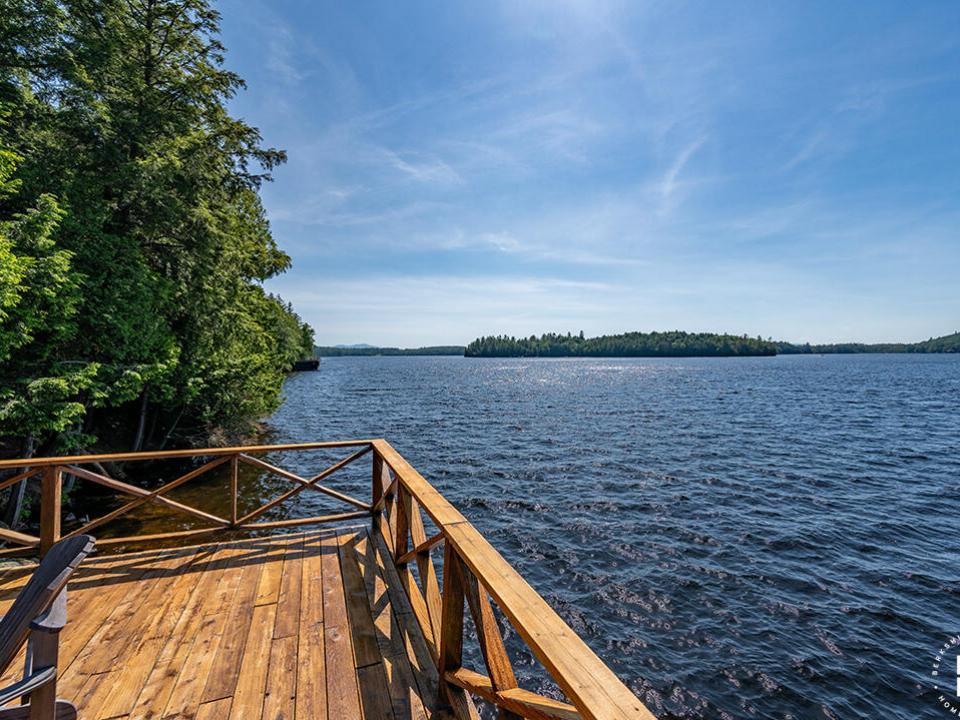 AdkCompoundOnUpperSaranac_MH_Deck_LS_Vie