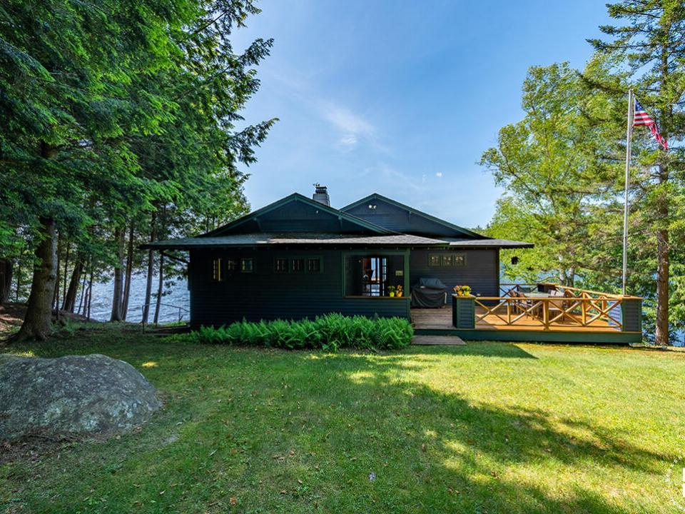 AdkCompoundOnUpperSaranac_MH_Exterior