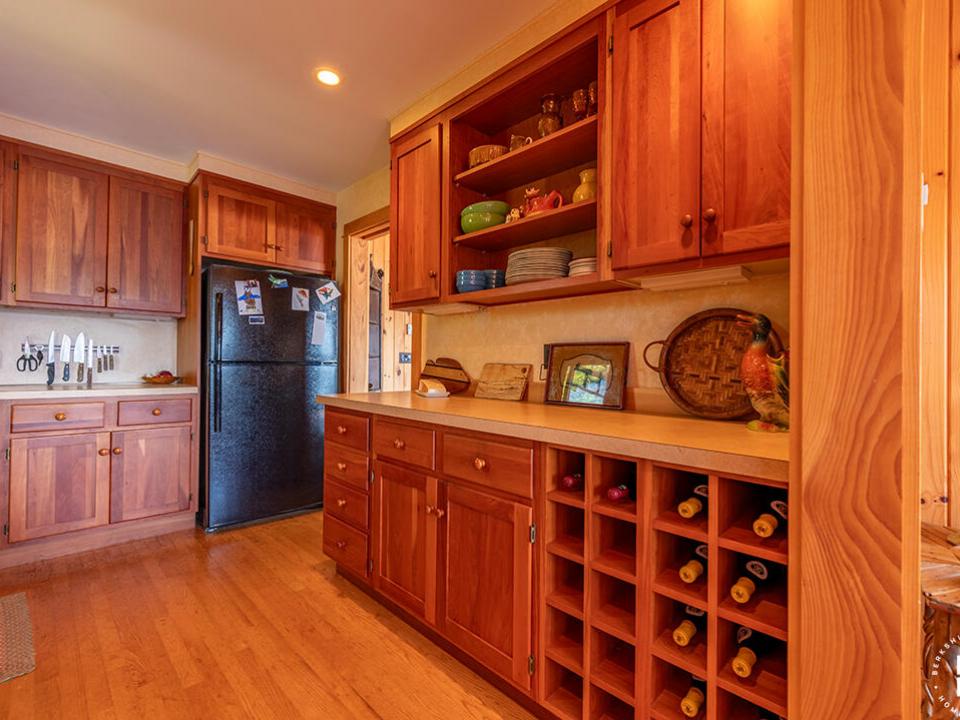 AdkCompoundOnUpperSaranac_MH_Kitchen_Win