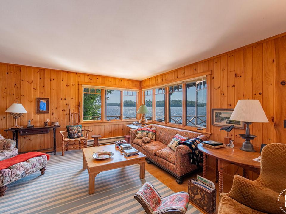 AdkCompoundOnUpperSaranac_MH_LR_Couch