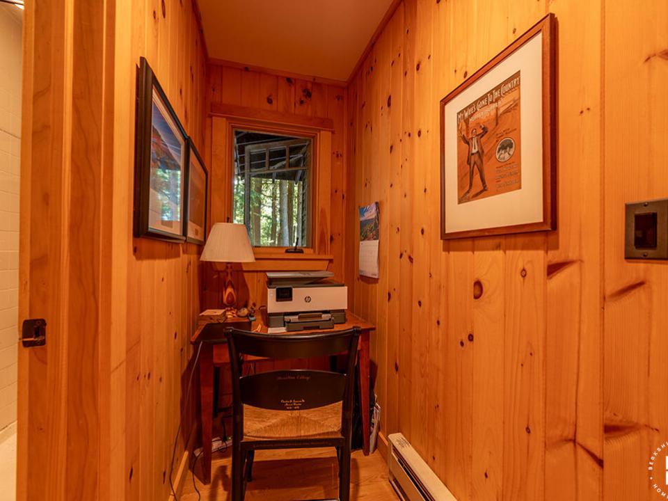 AdkCompoundOnUpperSaranac_MH_Office_Nook