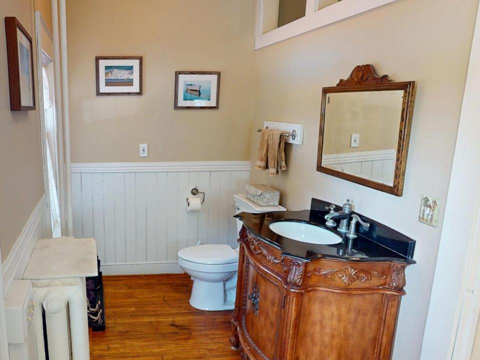 Half Bath/Laundry