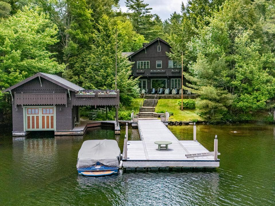 AdirondackHomeOnVictorHerbert_A_Exterior