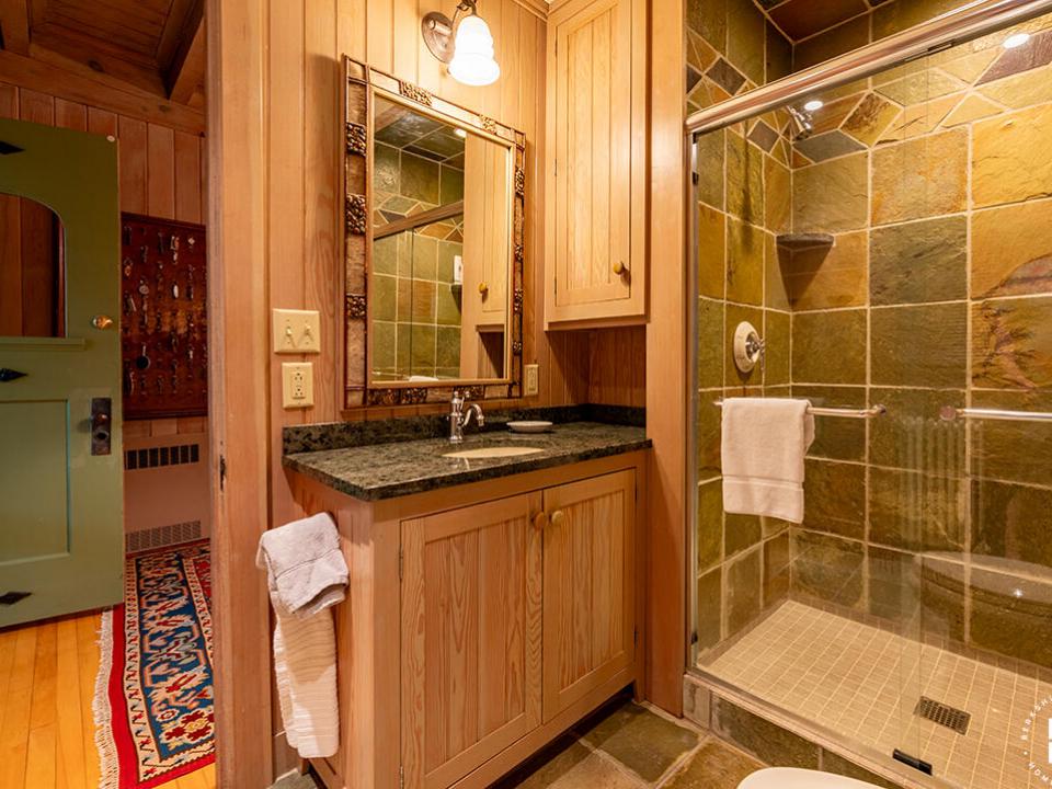 AdirondackHomeOnVictorHerbert_Bathroom1