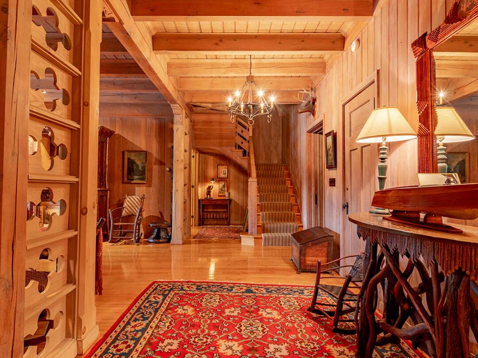 AdirondackHomeOnVictorHerbert_EntryWay_V