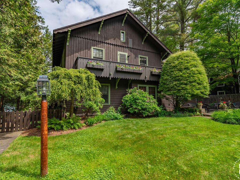 AdirondackHomeOnVictorHerbert_Exterior_M