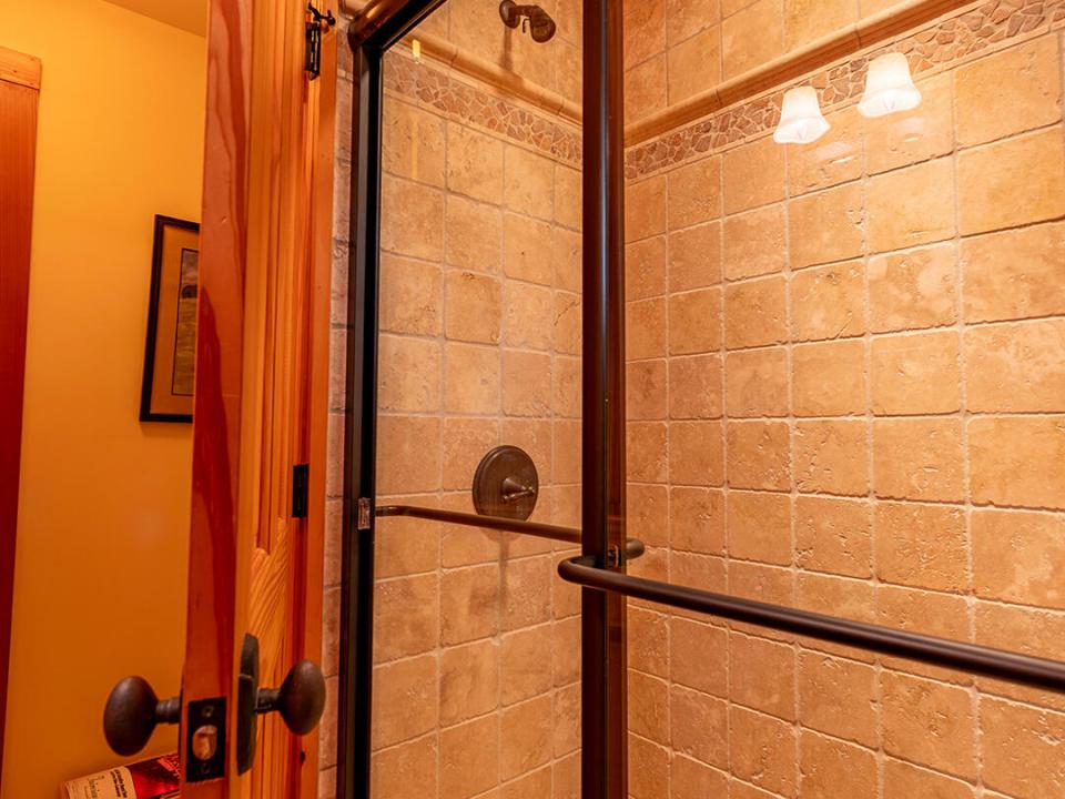 AdirondackHomeOnVictorHerbert_GC_Bathroo