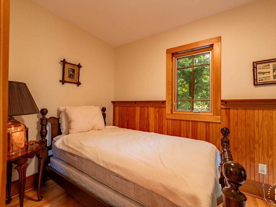 AdirondackHomeOnVictorHerbert_GC_Bedroom