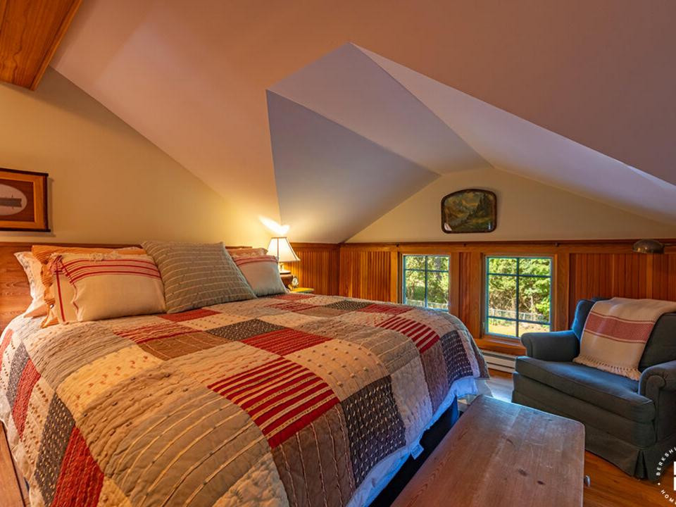 AdkHomeOnLakePlacid_GC_Bedroom2