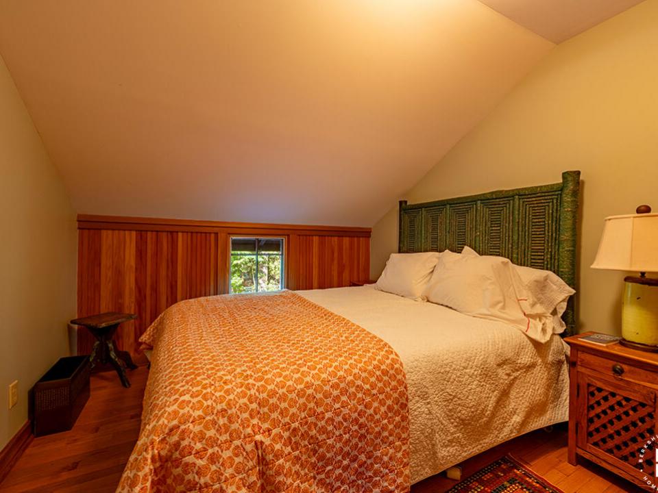 AdkHomeOnLakePlacid_GC_Bedroom6