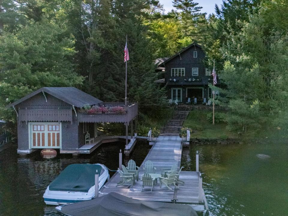 AdkHomeOnLP_A_Exterior_Dock_R_V