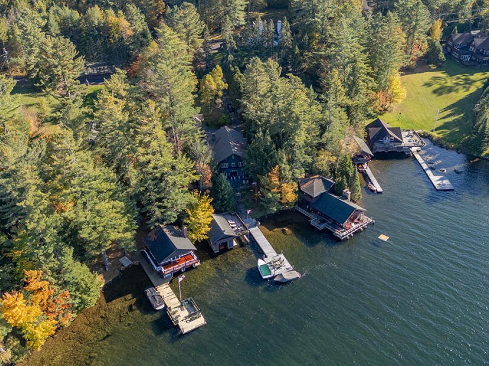 AdirondackHomeOnLP_Fall_A_LS_Exterior_Mi