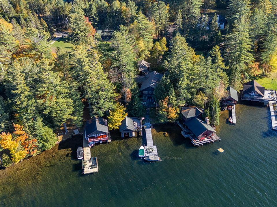 AdirondackHomeOnLP_Fall_A_LS_Exterior_Mi