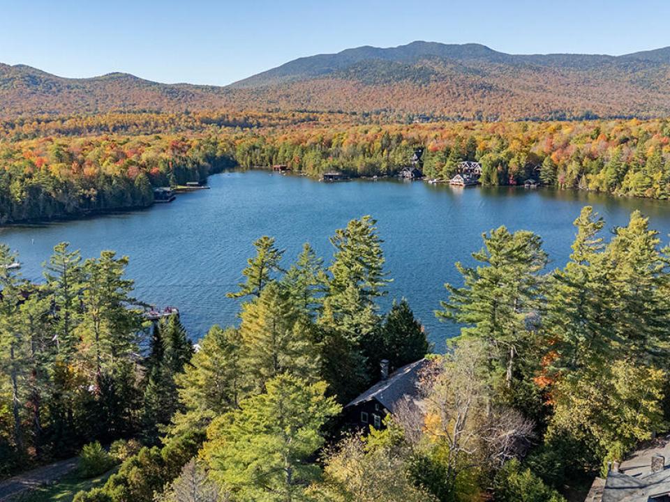 AdirondackHomeOnLP_Fall_A_RS_Exterior_R