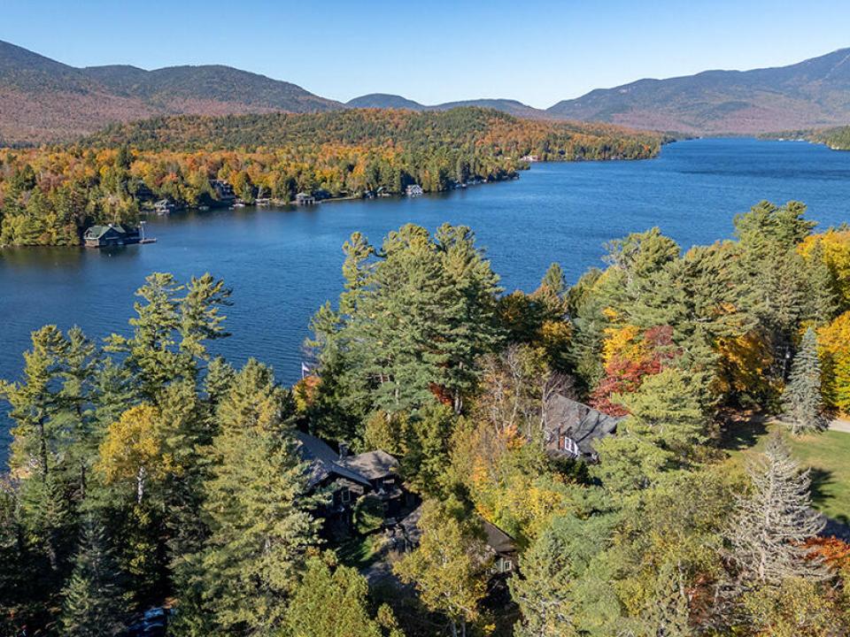 AdirondackHomeOnLP_Fall_A_RS_Exterior_Wh