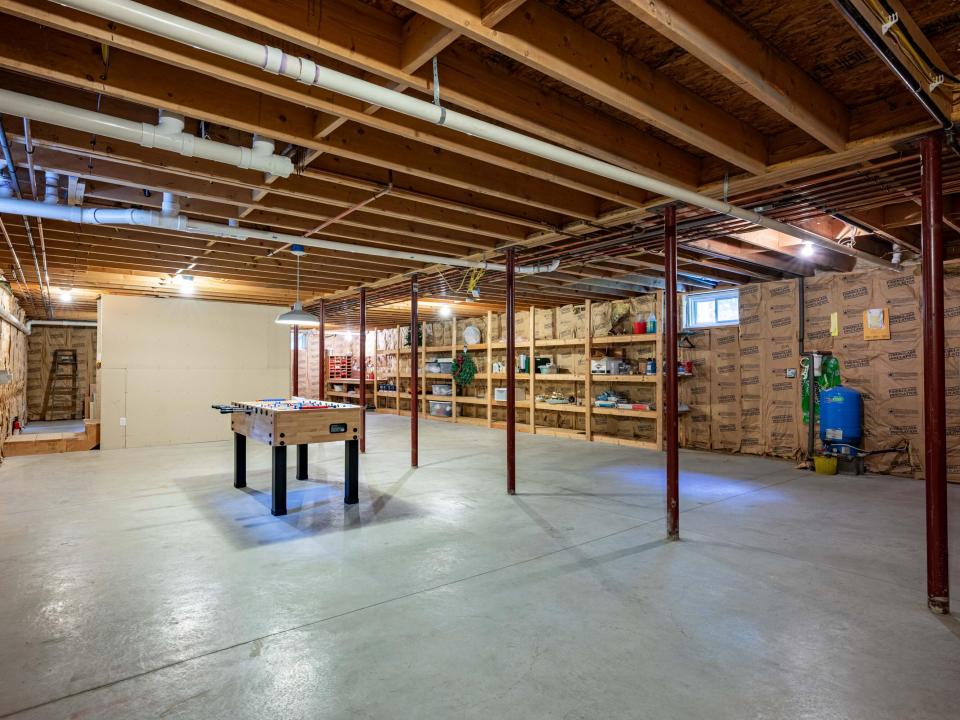 Full Basement