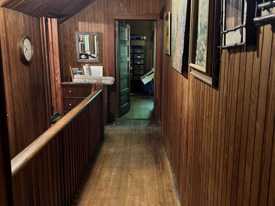 2nd floor hallway