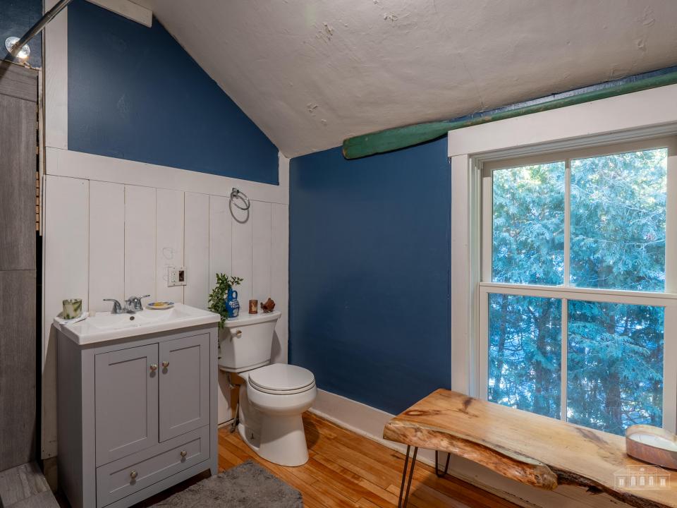 1287 Pine St SL-24