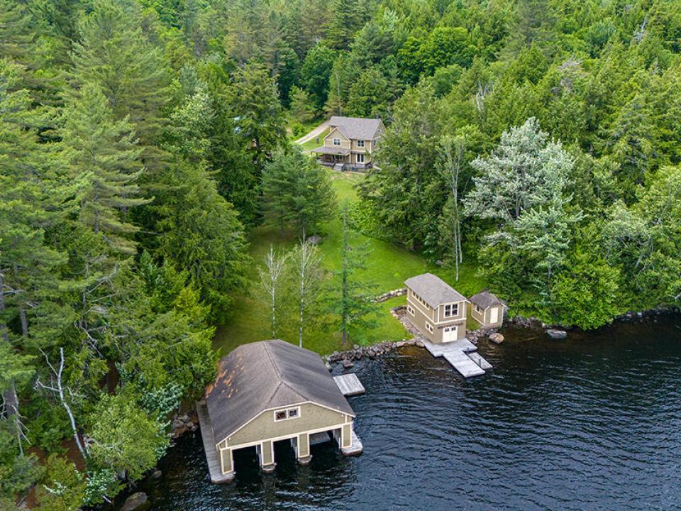 HistoricHomeOnLowerSaranacLake_A_BH_GH_H