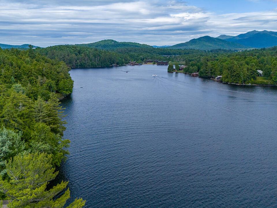 HistoricHomeOnLowerSaranacLake_A_Lake_L