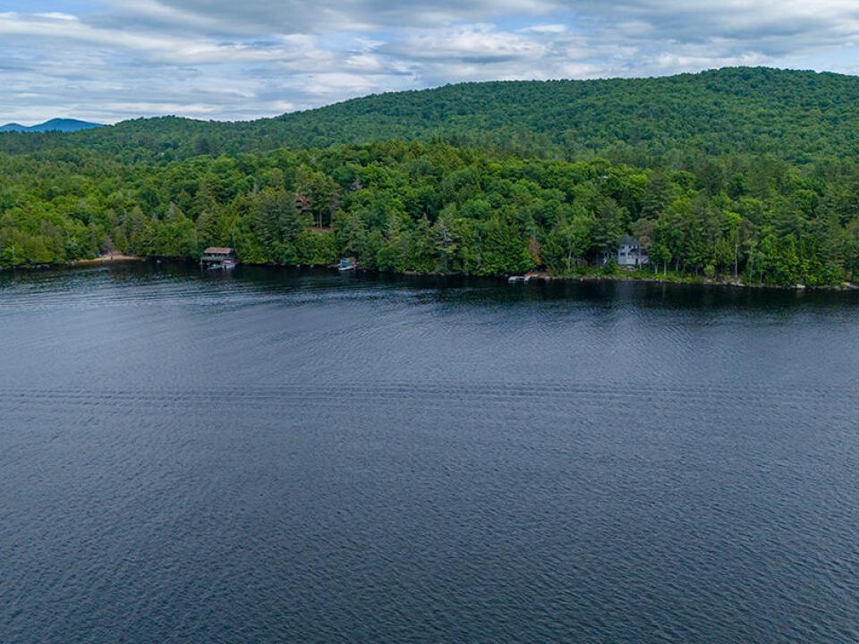 HistoricHomeOnLowerSaranacLake_A_Lake_LM