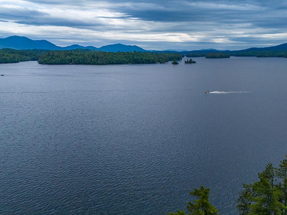 HistoricHomeOnLowerSaranacLake_A_Lake_R