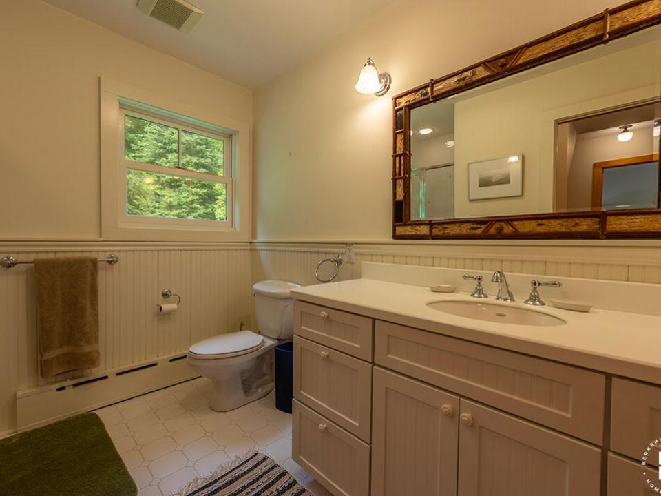 HistoricHomeOnLowerSaranacLake_GH_Bathro