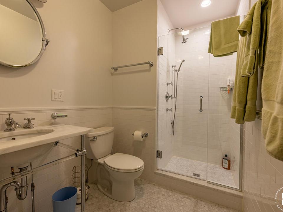 HistoricHomeOnLowerSaranacLake_MH_Bathro