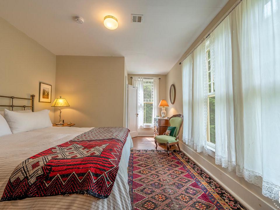 HistoricHomeOnLowerSaranacLake_MH_Bedroo